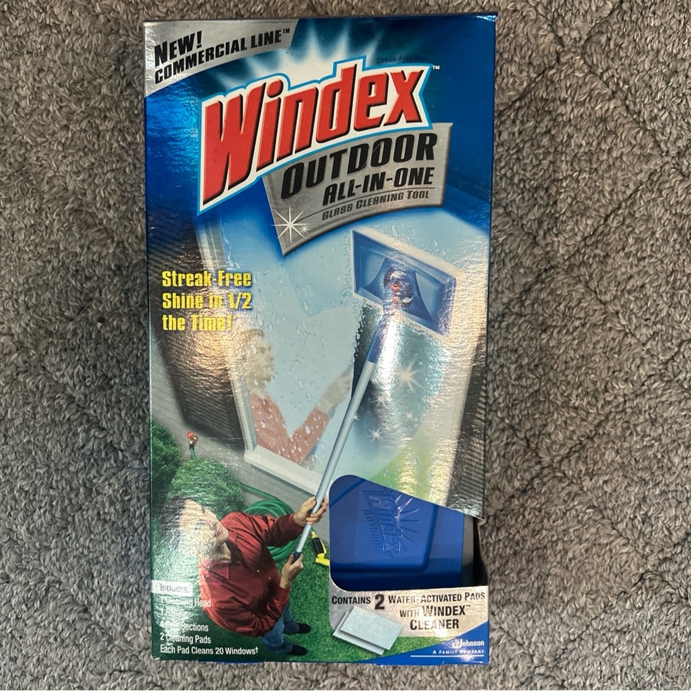 Windex Outdoor All-In-One Glass & Window Cleaner Tool Starter Kit with 2 Pads